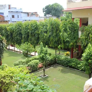 Singh Pensión Varanasi